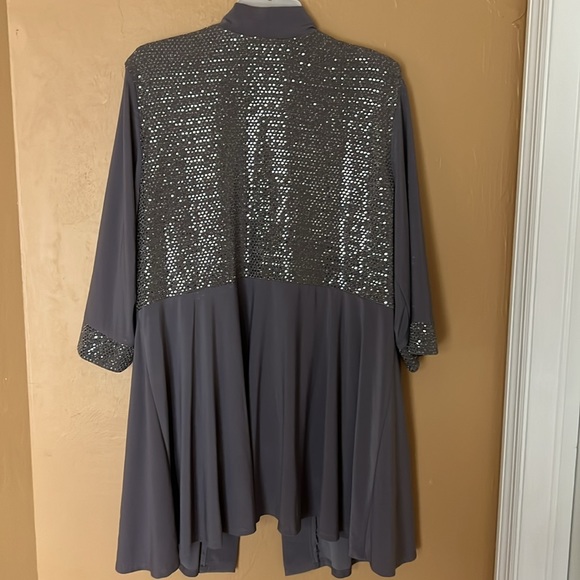 NWT - R&M Richard’s Woman sequin top with attached jacket. - Picture 4 of 7